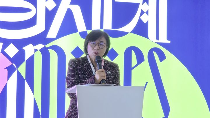 [사진=박현주 미술전문기자]=15일 서울시립미술관 최은주 관장이 아랍현대미술전 근접한 세계에 대해 전시 소개를 하고 있다. 2025.12.15. hyun@newsis.com *재판매 및 DB 금지