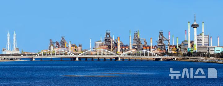 [포항=뉴시스] 송종욱 기자 = 포스코 포항제철소 전경. 2025.12.15. photo@newsis.com