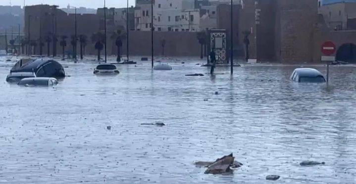 [서울=뉴시스]모로코의 해안 도시 사피에서 밤사이 내린 폭우로 홍수가 발생, 최소 37명이 사망했다고 모로코 내무부가 15일 밝혔다. 사진은 물에 잠긴 사피의 모습. <사진 출처 : 샤파크닷컴> 2025.12.15.