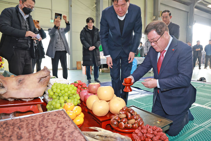 [산청=뉴시스] 지리산 산청 명품 곶감 초매식 (사진=산청군 제공) 2025. 12. 16. photo@newsis.com *재판매 및 DB 금지