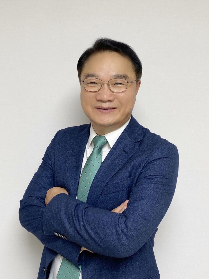 [대전=뉴시스] 한국표면공학회 제27대 회장으로 선출된 한국기초과학지원연구원 윤장희 지역거점연구소장.(사진=한국기초과학지원연구원 제공) *재판매 및 DB 금지