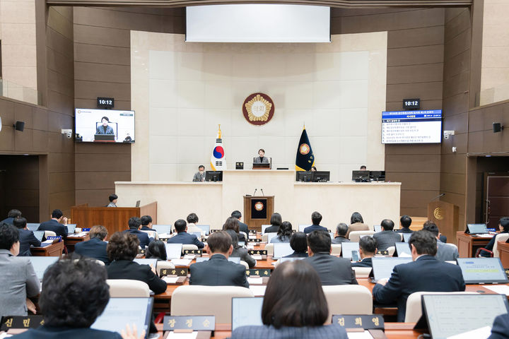 [용인=뉴시스] 제298회 용인시의회 임시회. (사진=용인시의회 제공) 2025.12.16. photo@newsis.com *재판매 및 DB 금지