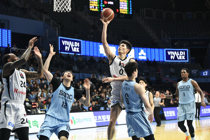 [서울=뉴시스] 프로농구 수원 KT의 하윤기. (사진=KBL 제공) *재판매 및 DB 금지