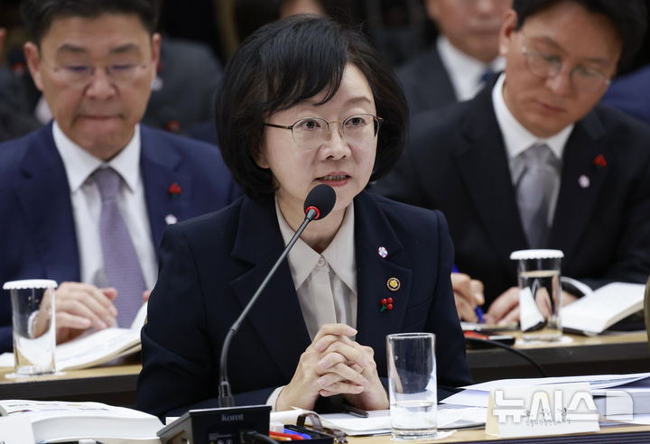 "현장서 듣고 논의"…식약처장, 이달 8개 산하기관 방문