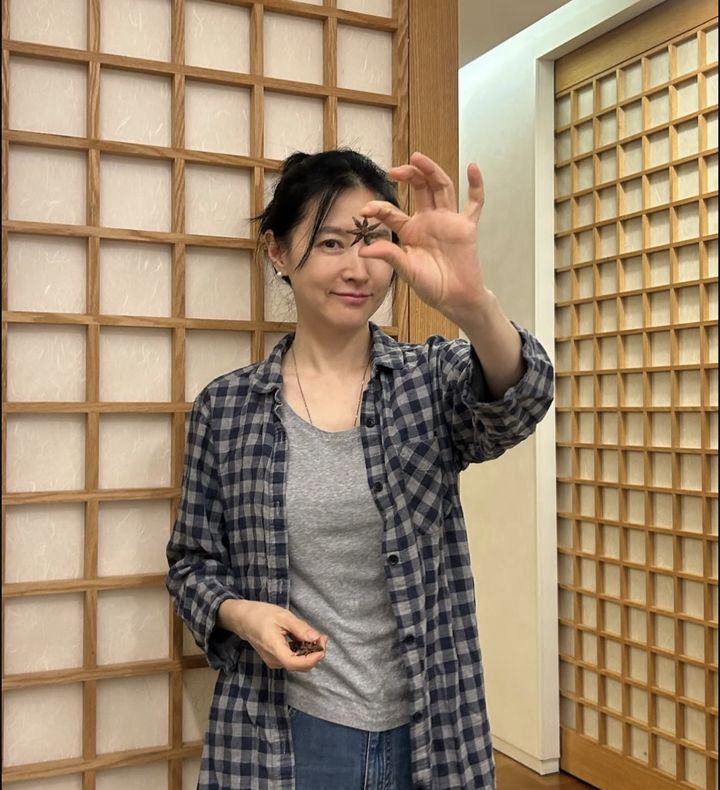 [서울=뉴시스] 배우 이영애. (사진=이영애 인스타그램 캡처) 2025.12.17. photo@newsis.com *재판매 및 DB 금지