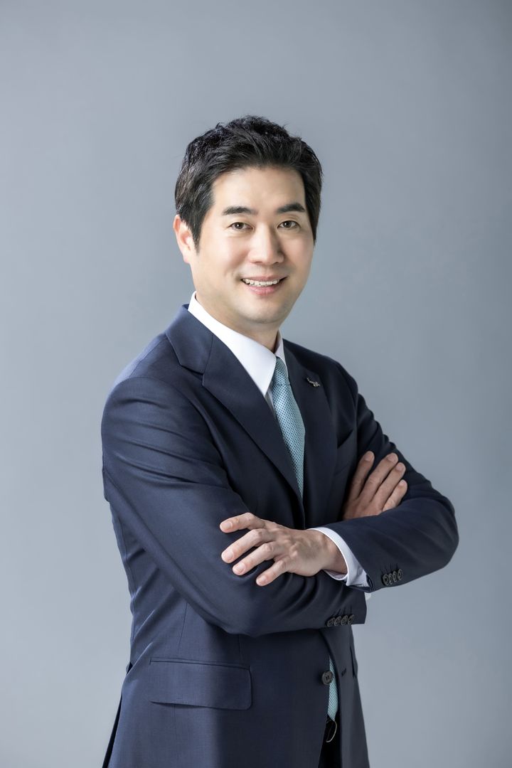 [서울=뉴시스]윤새봄 웅진 부회장.(사진=웅진 제공) 2025.12.17. photo@newsis.com *재판매 및 DB 금지