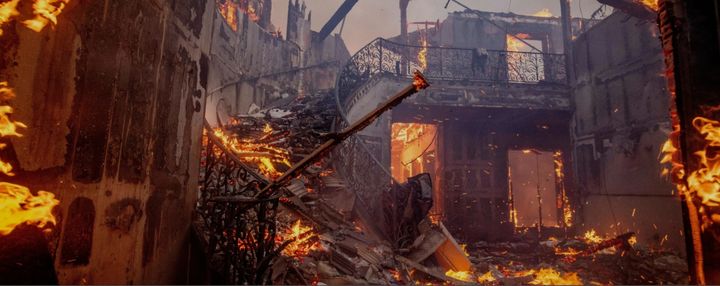 네이처가 선정한 2025년 올해의 과학 사진 중 하나인 '도시의 불지옥(Urban inferno)'. (사진=네이처) *재판매 및 DB 금지