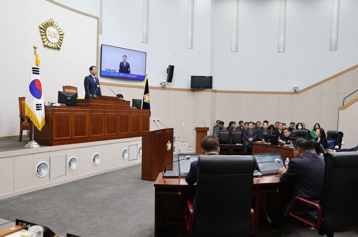 [구례=뉴시스] 17일 구례군의회 본회의장에서 제325회 임시회 제3차 본회의가 열리고 있다. (사진=구례군의회 제공) 2025.12.17. photo@newsis.com *재판매 및 DB 금지