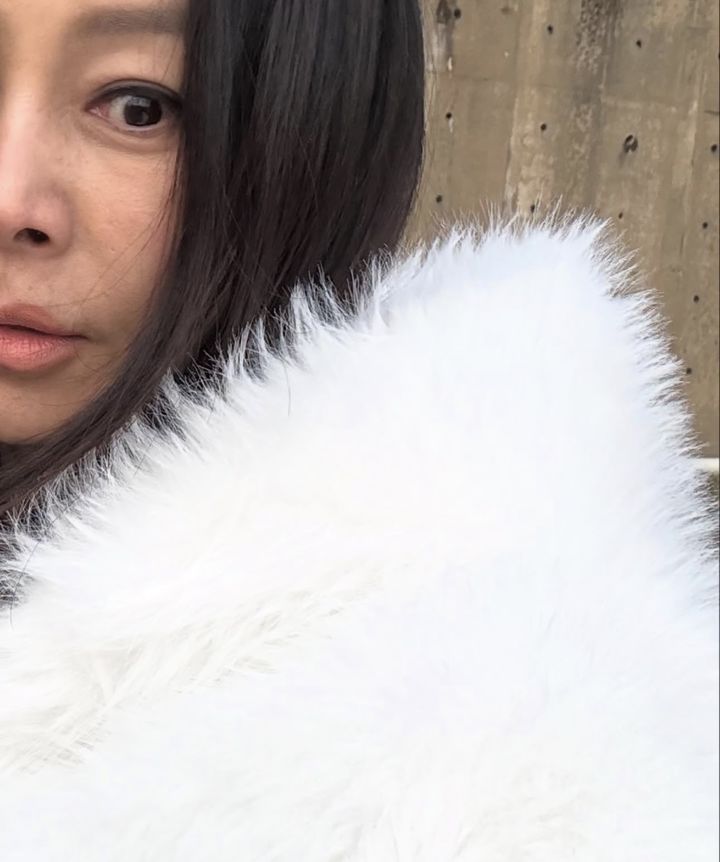 [서울=뉴시스] 배우 황신혜. (사진=황신혜 인스타그램 캡처) 2025.12.17. photo@newsis.com *재판매 및 DB 금지