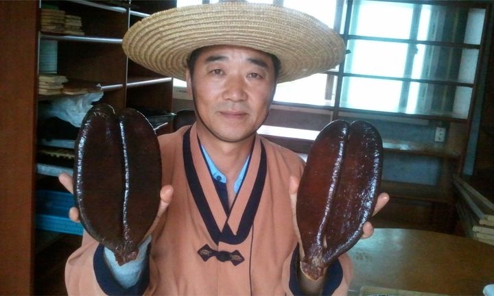 [영암=뉴시스] 최태근 대한민국 수산식품명인. (사진=영암군 제공) 2025.12.18. photo@newsis.com *재판매 및 DB 금지