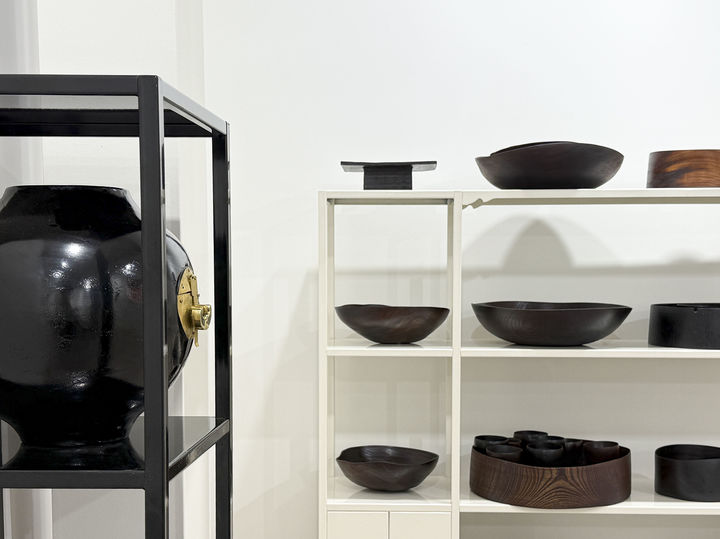 호리아트스페이스, '빛이 스민 자리' 전시 전경. *재판매 및 DB 금지