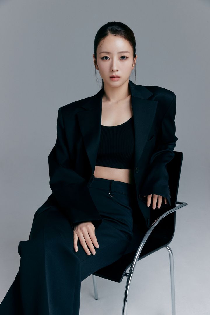 [서울=뉴시스] 윤보미. (사진 = 위드어스 엔터테인먼트 제공) 2025.12.18. photo@newsis.com *재판매 및 DB 금지