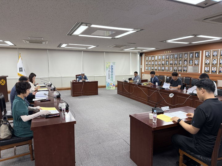 [진주=뉴시스]진주시, 시민소통위원회 운영 회의 모습.(사진=진주시 제공).2025.12.18.photo@newsis.com *재판매 및 DB 금지