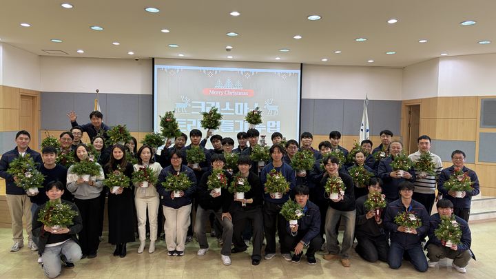 [울산소식]경동도시가스, 크리스마스 트리 40개 전달 등