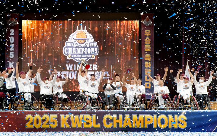 [서울=뉴시스]코웨이 블루휠스 휠체어농구단.(사진=코웨이 제공) 2025.12.18. photo@newsis.com *재판매 및 DB 금지