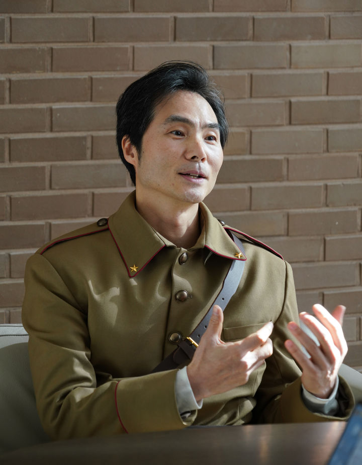 [부산=뉴시스] 18일 부산콘서트홀에서 테너 이용훈이 콘서트오페라 '카르멘' 최종리허설을 앞두고 기자들과 만났다. (사진=클래식부산 제공) 2025.12.18. photo@newsis.com *재판매 및 DB 금지