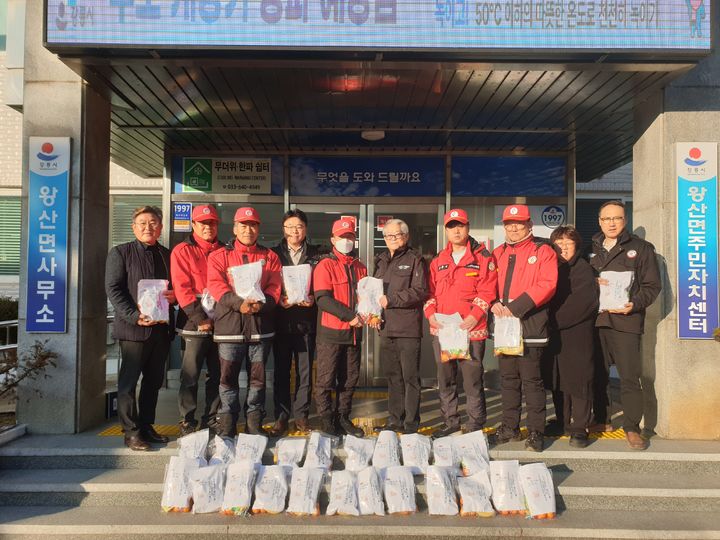 [강릉소식]왕산면주민자치위, 간식·지정기탁금 전달 등