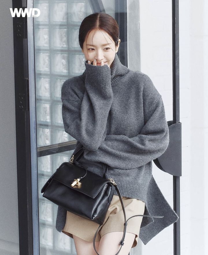 [서울=뉴시스] 배우 한지민. (사진=한지민 인스타그램 캡처) 2025.12.18. photo@newsis.com *재판매 및 DB 금지