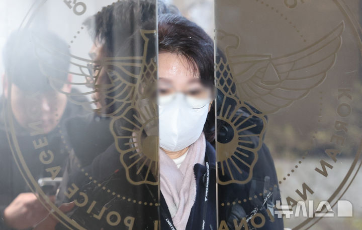 특검 구속 못한 '통일교 실세' 정원주, 경찰이 잡나