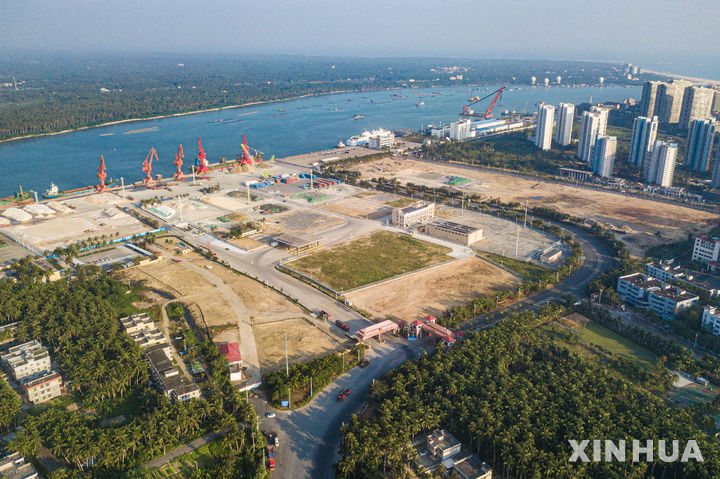 '무관세 정책' 中하이난, 역외 면세 판매 45% 늘어