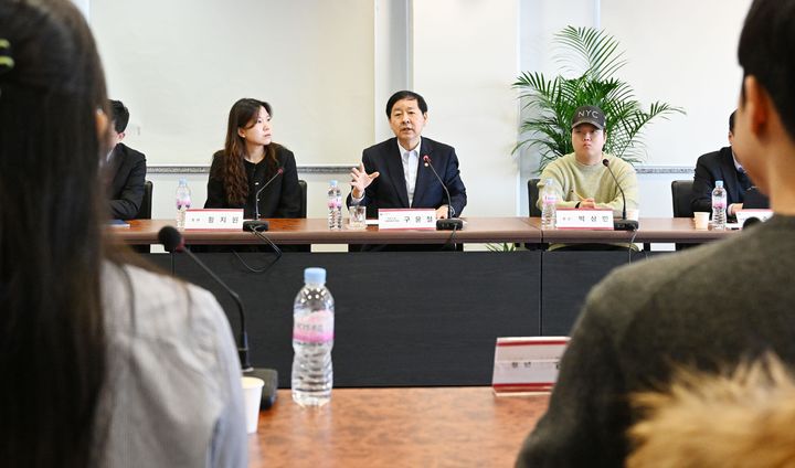 [서울=뉴시스] 사진은 구윤철 경제부총리 겸 기획재정부 장관이 지난 18일 서울 광진구 세종대학교에서 열린 '취업준비 청년 및 관계 전문가들과의 현장간담회'에서 발언하고 있는 모습. (사진=기획재정부 제공) 2025.12.18. photo@newsis.com *재판매 및 DB 금지