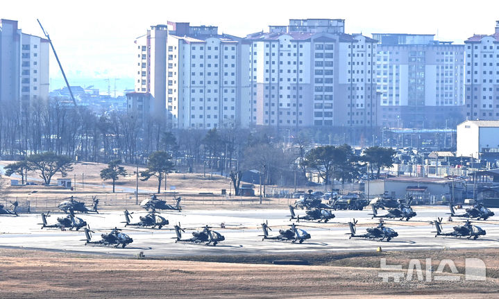 [평택=뉴시스] 김종택 기자 = 주한미군 규모를 현 수준인 2만8500명으로 유지하도록 하는 내용이 포함된 2026 회계연도(2025년 10월1일~2027년 9월30일) 미국 국방수권법안(NDAA)이 발효됐다. 사진은 18일 경기 평택시 캠프 험프리스 모습. 2025.12.18. jtk@newsis.com
