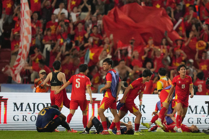 "베트남 축구, 결승 못 갔지만 韓 이기면 포상금 그대로 지급"