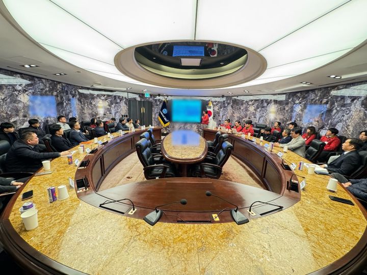 [서울=뉴시스] BBQ가 지난 18일 서울 송파구에 위치한 본사에서 원재료 품질 향상과 상생협력 강화를 위한 협력사 간담회를 개최했다.(사진=제너시스BBQ 제공) *재판매 및 DB 금지