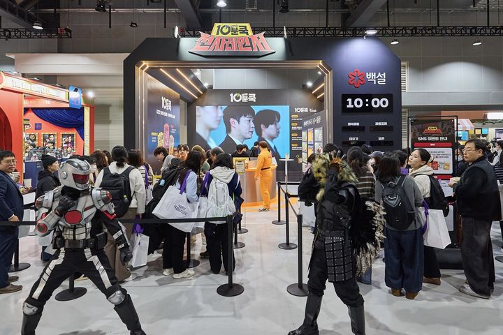 [서울=뉴시스] CJ제일제당은 서울 강서구 코엑스 마곡에서 열리는 '컬리푸드페스타 2025'에서 초간편 요리소스 제품인 '백설 10분쿡' 체험 부스를 운영한다고 19일 밝혔다. (사진=CJ제일제당 제공) 2025.12.19. photo@newsis.com *재판매 및 DB 금지