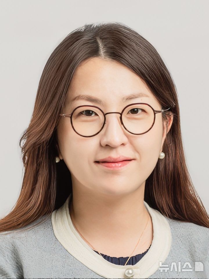 [포항=뉴시스] 송종욱 기자 = ‘젊은과학자상’을 수상한 포스텍 장진아 교수. (사진=포스텍 제공) 2025.12.19. photo@newsis.com