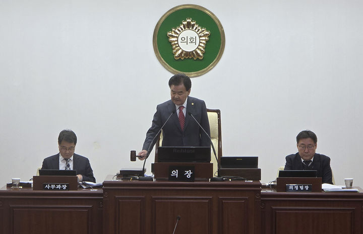 19일 태백시의회 본회의장에서 고재창 의장이 회의를 진행하고 있다.(사진=뉴시스) *재판매 및 DB 금지