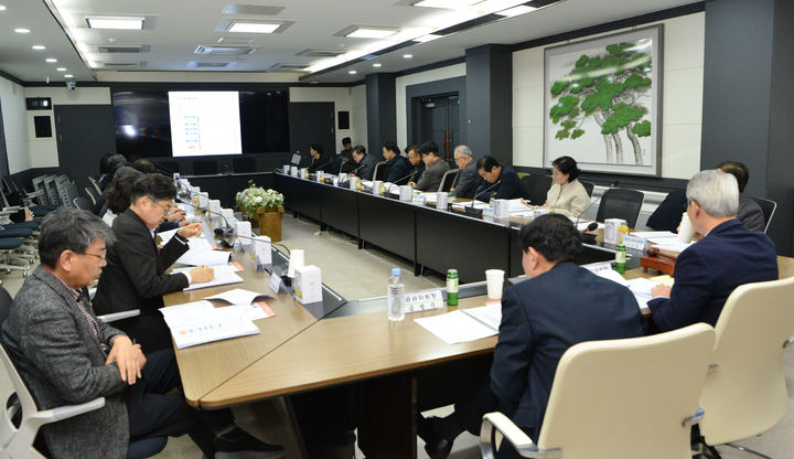[횡성=뉴시스] 군협의체, 4분기 정기회의 모습. (사진=횡성군 제공)2025.12.19.photo@newsis.com *재판매 및 DB 금지
