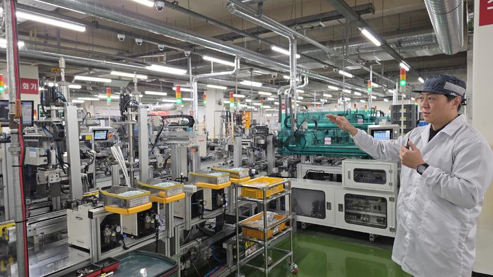 "생산과 효율의 균형점 찾았다"...LS일렉의 AX[산업계 AI 심장을 가다⑧... - 뉴스 썸네일 이미지