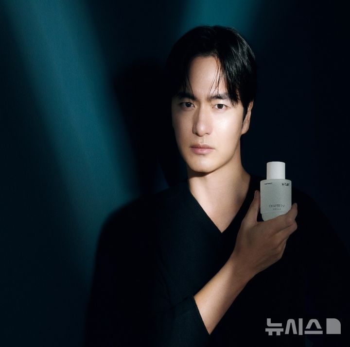 [서울=뉴시스] 아모레퍼시픽의 남성 화장품 브랜드 '오딧세이'가 8년만의 신제품 '챕터 파이브(CHAPTER V)' 시리즈를 출시한다고 30일 밝혔다. 2023.10.30. (사진=아모레퍼시픽 제공) photo@newsis.com 