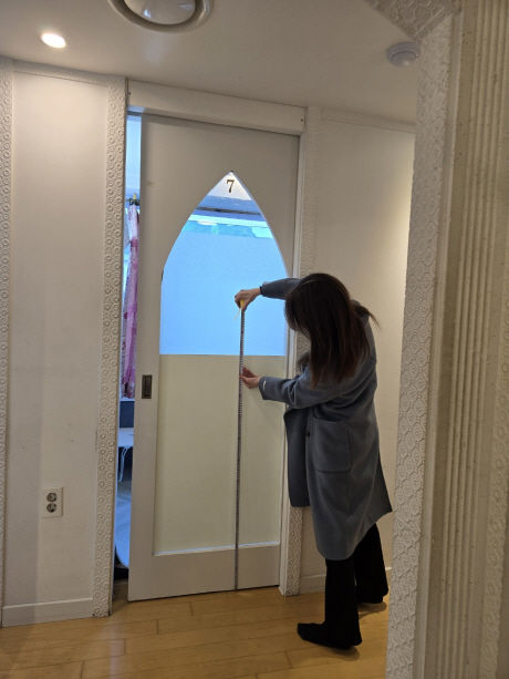 [서울=뉴시스] 불투명 시트지 부착 변종 사례. 2025.12.22. (사진=서울시 제공) *재판매 및 DB 금지