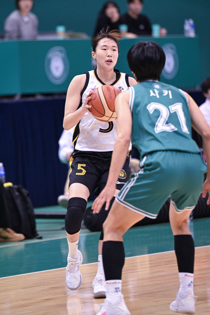 [서울=뉴시스] 여자프로농구 청주 KB국민은행의 양지수. (사진=WKBL 제공) *재판매 및 DB 금지