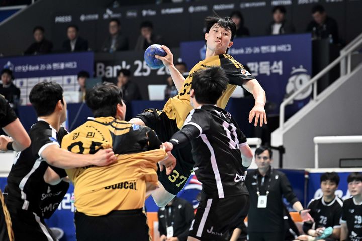 [서울=뉴시스] 핸드볼 두산 이성민. (사진=한국핸드볼연맹 제공) *재판매 및 DB 금지