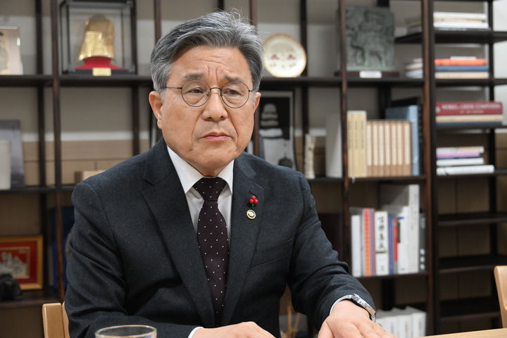 [서울=뉴시스] 17일 국립고궁박물관실에서 인터뷰하는 허민 국가유산청장 (사진=국가유산청 제공) 2025. 12.22. photo@newsis.com *재판매 및 DB 금지