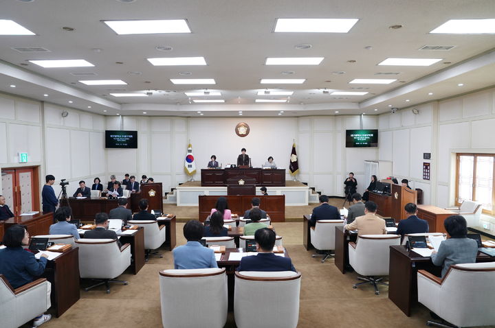 [대구=뉴시스] 대구 수성구의회가 제273회 제2차 정례회를 마무리하고 2025년도 의사일정을 모두 마쳤다. (사진 = 대구 수성구의회 제공) 2025.12.21. photo@newsis.com *재판매 및 DB 금지