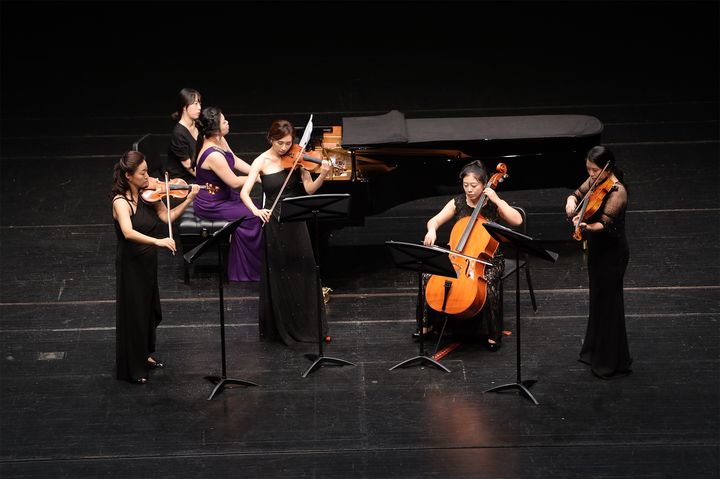 뮤엔 피아노 퀸텟 연주 모습. (사진=뮤엔 피아노 퀸텟 제공) *재판매 및 DB 금지