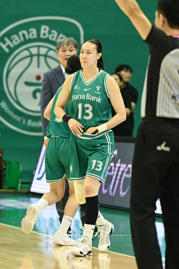 [서울=뉴시스] 여자프로농구 부천 하나은행의 김정은. (사진 = WKBL 제공) *재판매 및 DB 금지