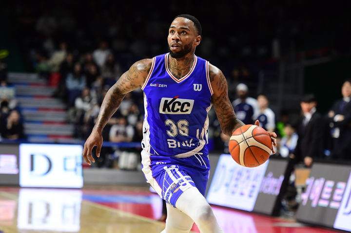 [서울=뉴시스] 프로농구 부산 KCC의 숀 롱. (사진=KBL 제공) *재판매 및 DB 금지