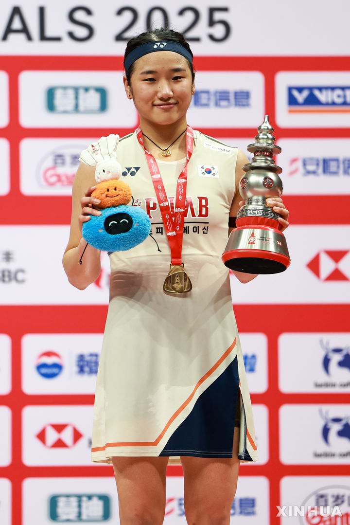 [항저우=신화/뉴시스] 배드민턴 안세영, 2025 세계배드민턴연맹(BWF) 월드 투어 파이널스 여자단식 우승. 2025.12.21.