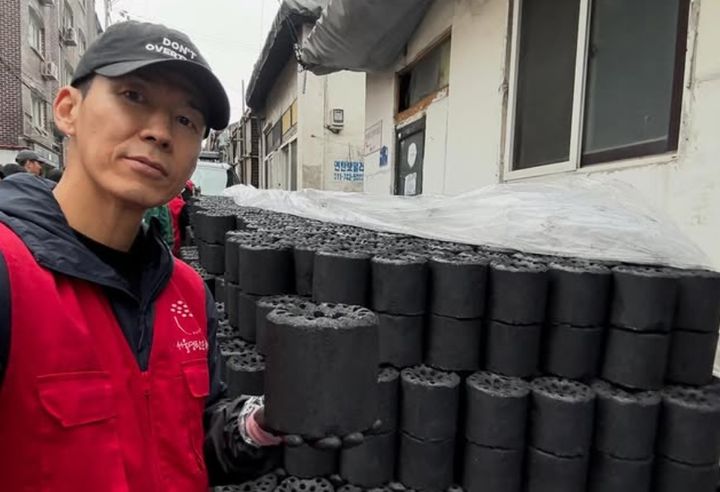 [서울=뉴시스] 션. (사진=션 인스타그램 캡처) 2025.12.22. photo@newsis.com *재판매 및 DB 금지