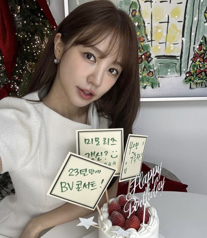 [서울=뉴시스] 배우 윤은혜. (사진=윤은혜 인스타그램 캡처) 2025.12.22. photo@newsis.com *재판매 및 DB 금지