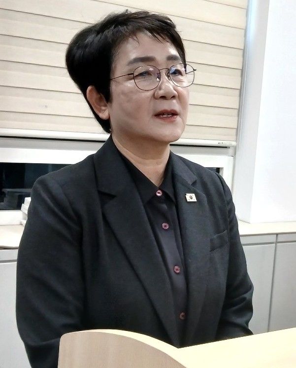 [대전=뉴시스] 조명휘 기자 = 더불어민주당 박정현(대전 대덕구) 대전시당위원장이 22일 대전시의회 기자실에서 회견을 열고 대전충남 행정통합 추진계획에 대해 설명하고 있다. 2025.12.22. photo@newsis.com *재판매 및 DB 금지