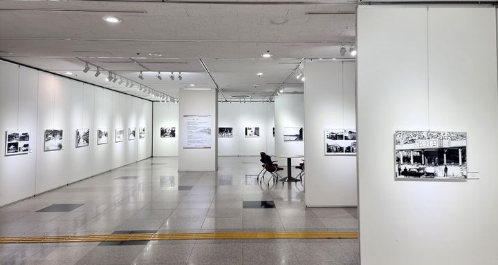 [진주=뉴시스]'다시 한 번 보고 싶다' 전시회.(사진=진주시 제공).2025.12.22.photo@newsis.com *재판매 및 DB 금지