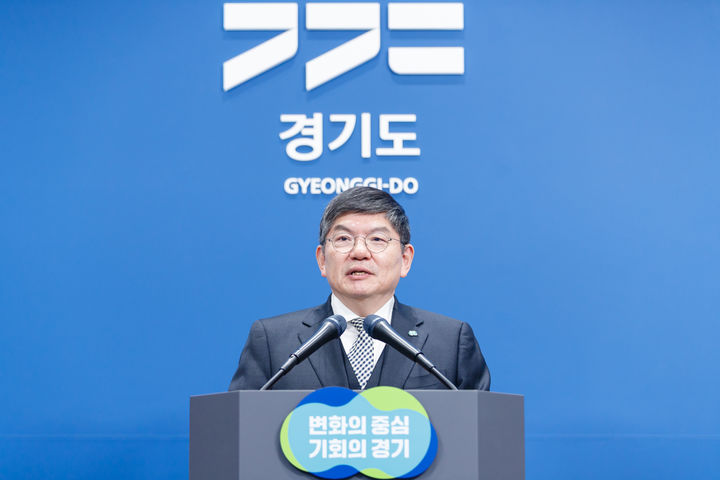 [수원=뉴시스] 22일 오전 경기도청 브리핑룸에서 차성수 기후환경에너지국장이 생활폐기물 직매립금지 관련 브리핑을 하고 있다. (사진=경기도 제공) 2025.12.22. photo@newsis.com *재판매 및 DB 금지