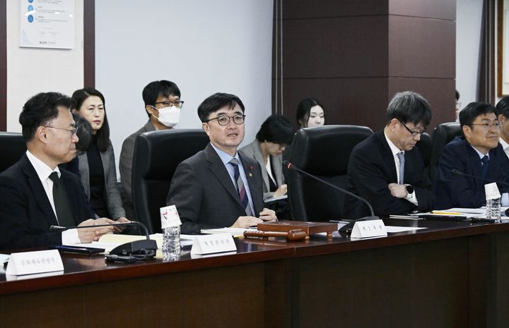 [서울=뉴시스] 임기근 기획재정부 차관이 22일 서울 종로구 한국무역보험공사에서 열린 '제12차 재정사업평가위원회'에서 발언하고 있다. (사진=기획재정부 제공) 2025.12.22. photo@newsis.com *재판매 및 DB 금지