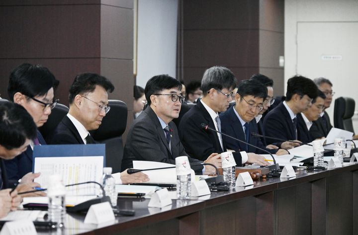 [서울=뉴시스] 임기근 기획재정부 차관이 22일 서울 종로구 한국무역보험공사에서 열린 '제12차 재정사업평가위원회'에서 발언하고 있다. (사진=기획재정부 제공) 2025.12.22. photo@newsis.com *재판매 및 DB 금지